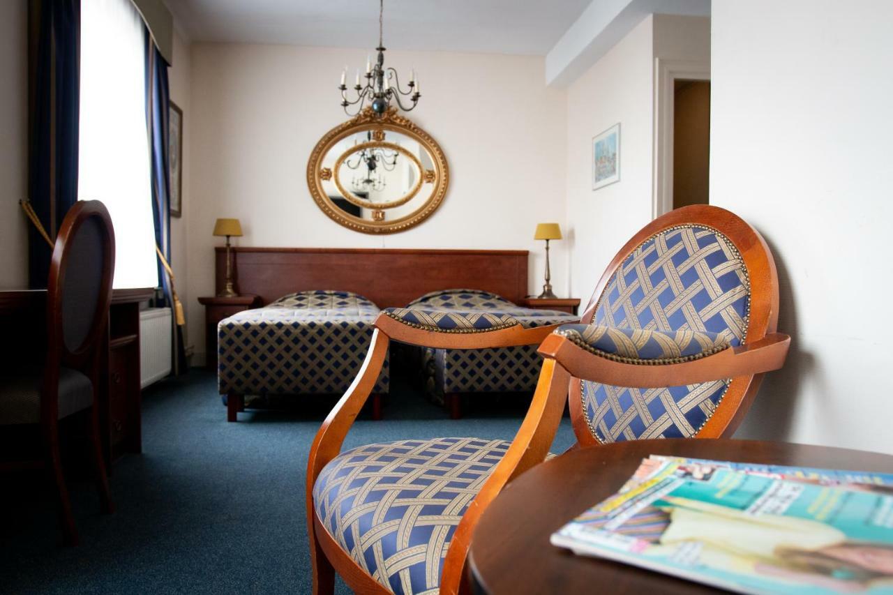 Villa-Hotel De Kroon Gennep Eksteriør bilde
